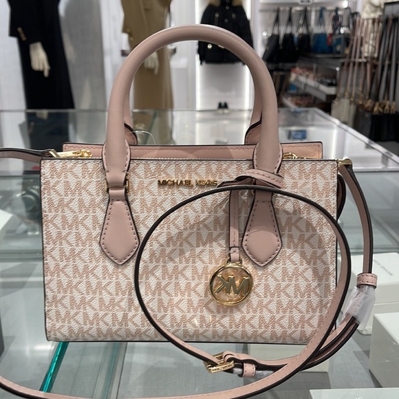 MICHAEL KORS
Sheila Small Faux Saffiano Leather Satchel
Optic Wht/Rose Gold
NWT - Picture 2 of 16